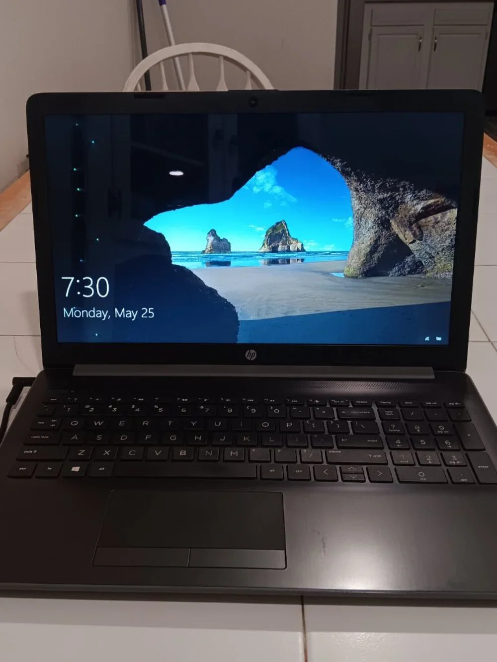 HP Laptop with charger / Model No. 15-da0076nr